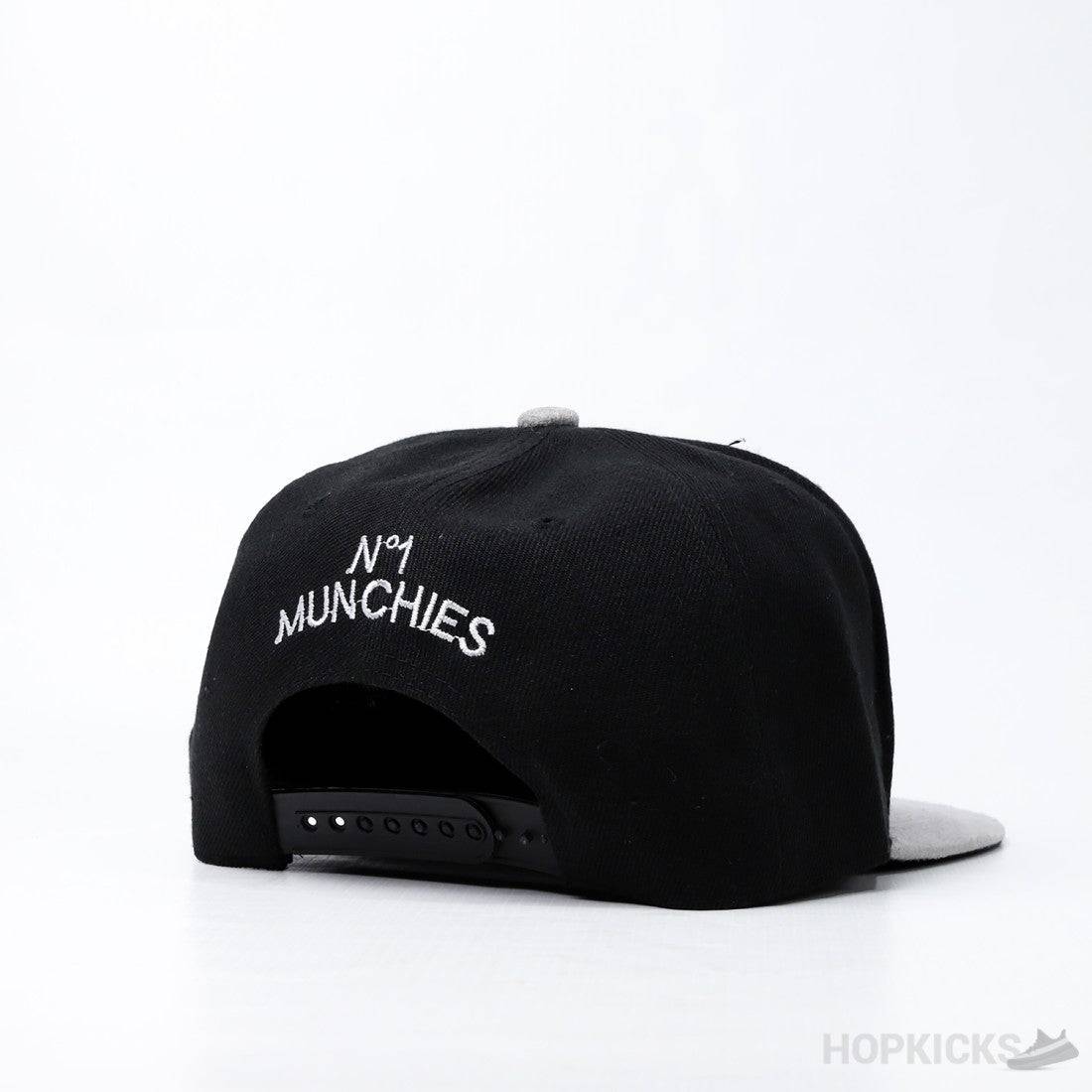 Distinctive Snapback Cap - Black - Valetica Sports