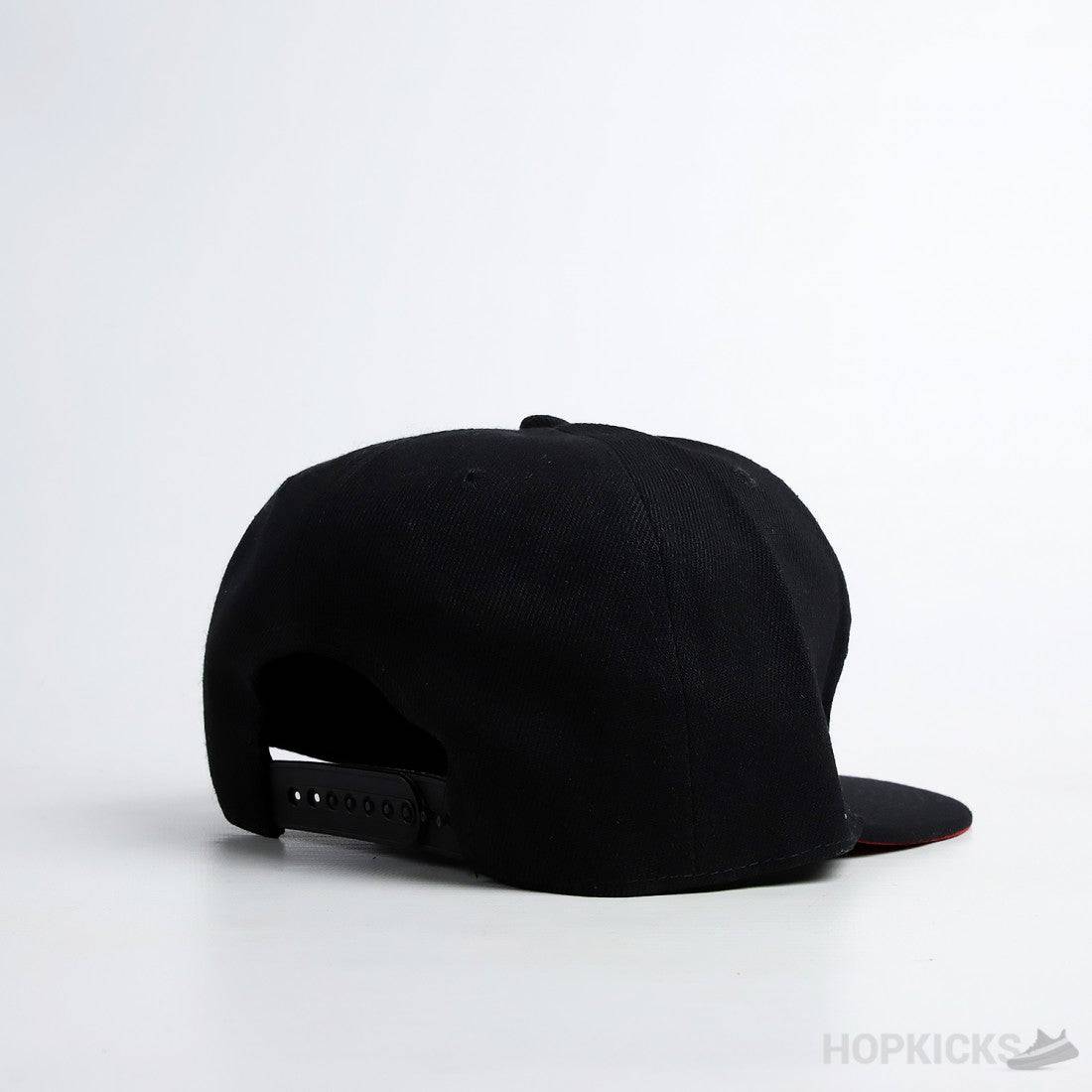 Sleek Snapback Cap - Black - Valetica Sports